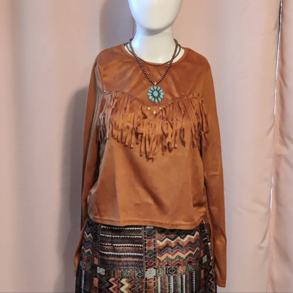 ***NWT-UPC- Studded Detail Fringed Tee - Picture 1 of 3